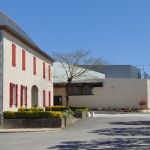 Maison Prat et salle polyvalente - Place de la Hourquie